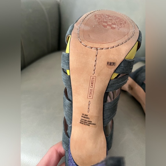 Vince Camuto Jiris Heels - Picture 2 of 6